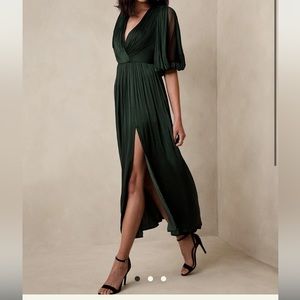 Banana republic pleated maxi in hunter green size 12